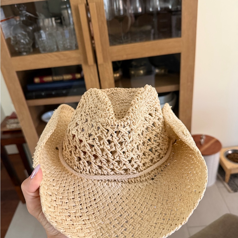 Vince Camuto Beige Woven Straw Sun Hat with Chin Cord - Picture 3 of 5